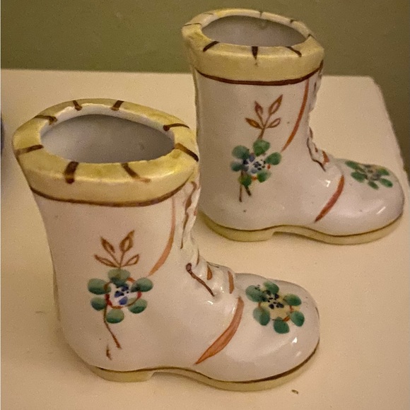 Rare Vintage (1945-1951) Made in Occupied Japan Porcelain Flowered Booties - Picture 3 of 7